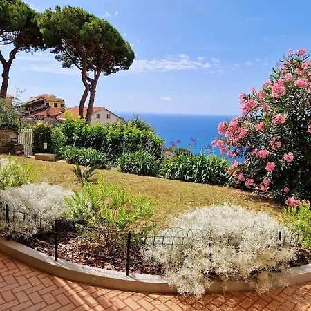 Giardino Panoramico Sul Mare, Un Angolo Di Liguria *